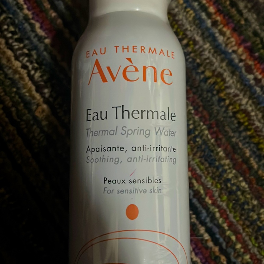 Thermal spring water. Soothing, anti-irritation.